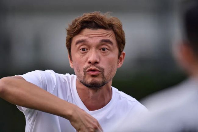 很多人都在谈论英超冠军争夺战，不过我们不想谈论这个，但我们的目标是赢得联赛冠军，这是很清楚的，我们知道有一条很长的路要走，我们必须尽可能地做到完美。